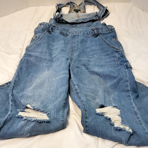 Wild Fable Women’s Overalls Distressed Demin. Size M - Picture 1 of 9